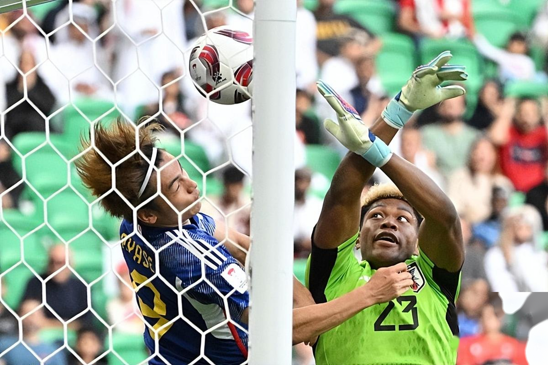 Japanese goalkeeper (Japanese goalkeeper injured)